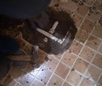 玉龙卫生间漏水维修公司为您分享下卫生间渗水如何处理及注意事项