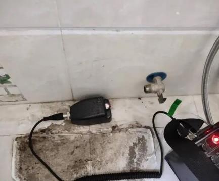 玉龙屋顶漏水维修公司分享下卫生间漏水的危害及解决方法
